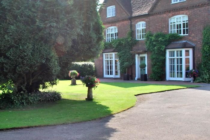 bayberry-manor-grounds