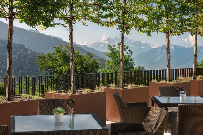 clinic les alpes outdoor