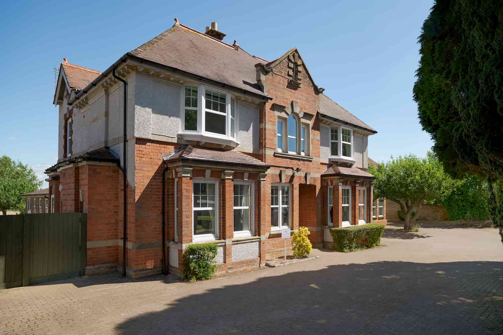 Asana-Lodge-Private-Drug-Alcohol-Stress-Rehab-Centre